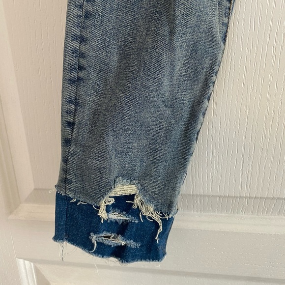 Urban Outfitters BDG distressed jeans never worn - Picture 7 of 8
